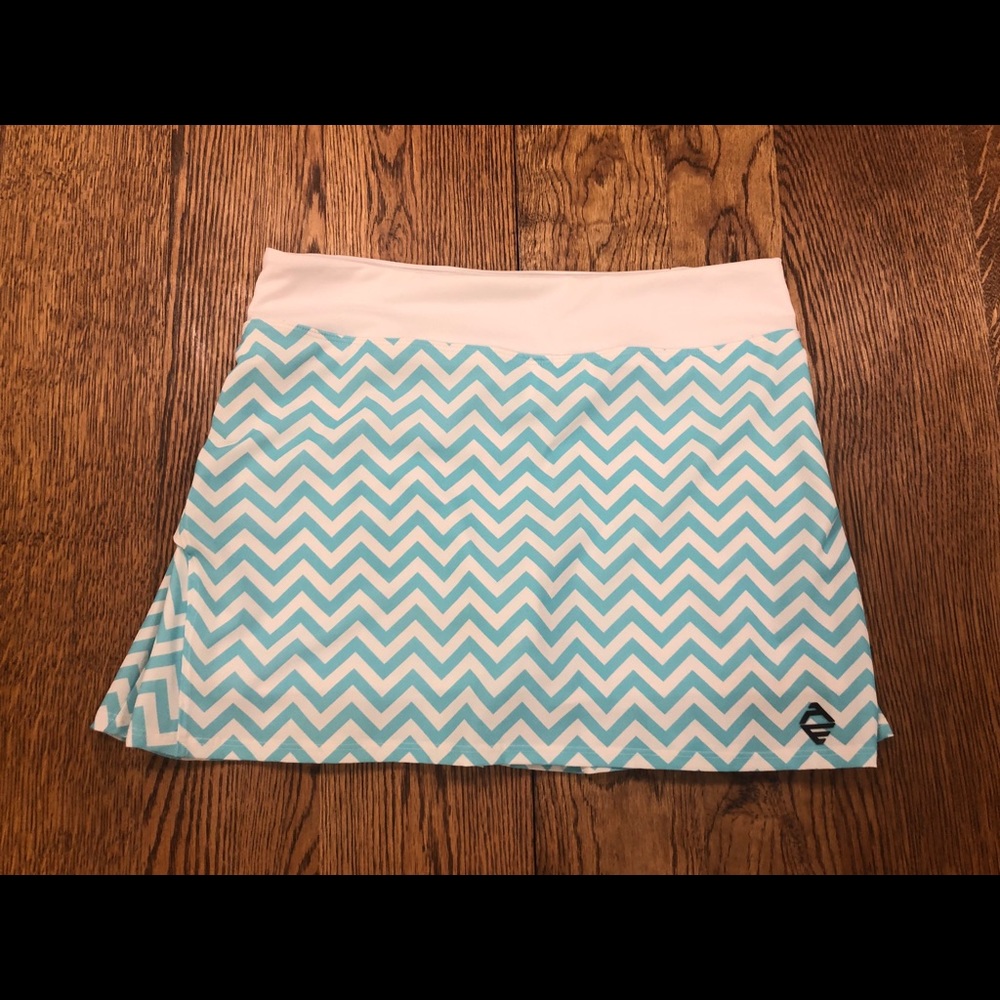 AdEdge Tennis Skirt Blue and White Chevron - Picture 3 of 6